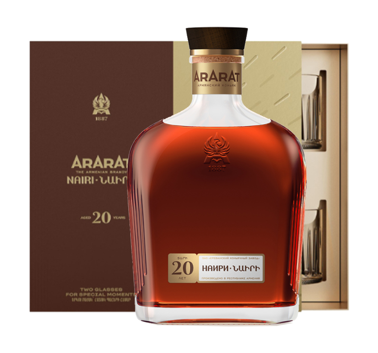 Арарат Наири 20 лет в подарочной упаковке с двумя бокалами