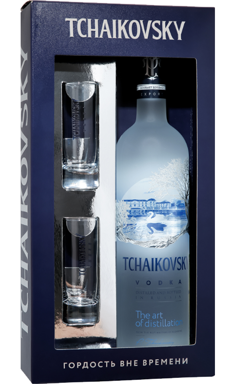 Чайковский с двумя рюмками в подарочной упаковке