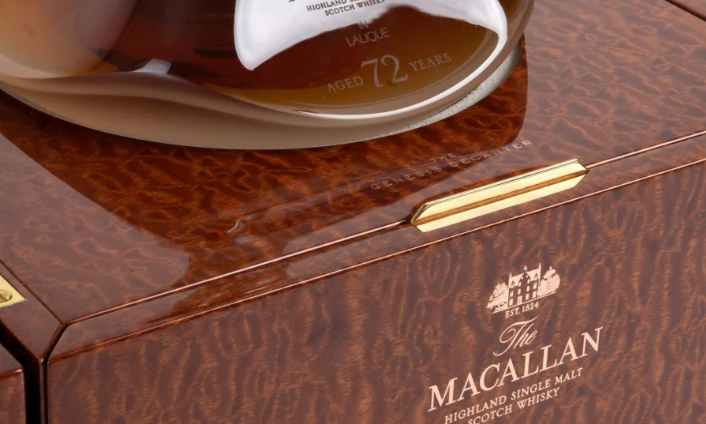 Макаллан Лалик 72 года в деревянной коробке