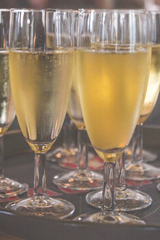 Советы сомелье: выбираем игристое вино