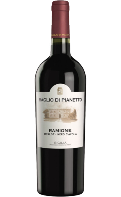 Бальо ди Пьянетто Рамионе Мерло-Неро  д'Авола, 2012 фото Бальо ди Пьянетто Рамионе Мерло-Неро  д'Авола, 2012 фото