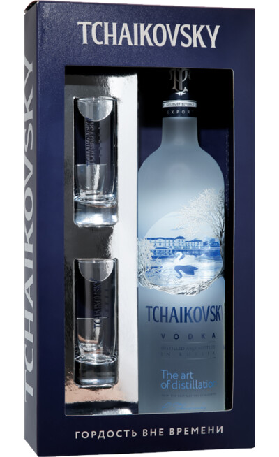 Чайковский с двумя рюмками в подарочной упаковке фото